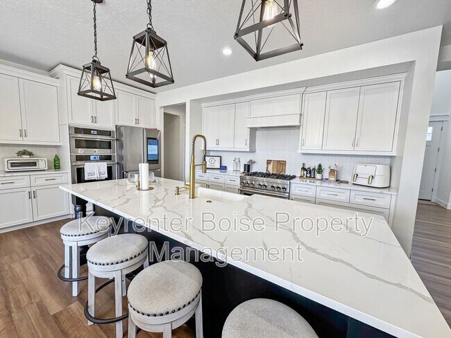 Building Photo - 2119 Savoy Ct