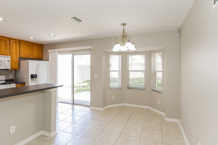 Building Photo - 1818 Horsechestnut Ct