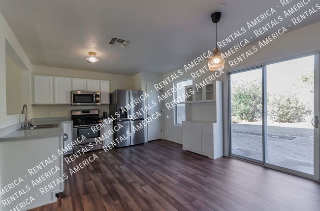 Building Photo - 3206 W Calle De Manzanillo