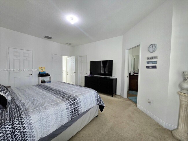 Building Photo - 11938 SW 26th Ct