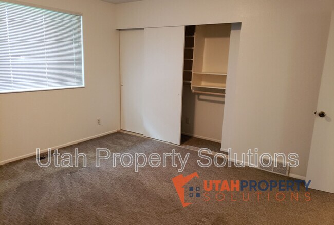 Building Photo - 2880 La Strada Way