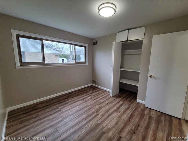 Building Photo - 2534 Depew Dr