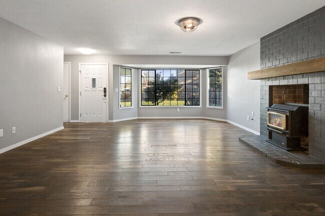 Building Photo - Ranch-Style 3 Bed / 2 Bath Single-Level Home in Hillsboro