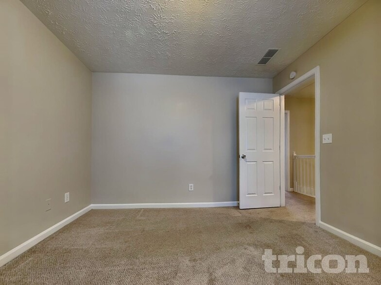 Building Photo - 265 Wisteria Way