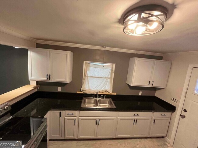 Building Photo - 1734 Cahoon St SW