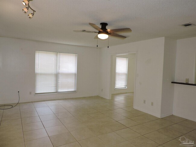 Building Photo - 2323 Silversides Loop