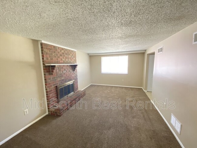 Building Photo - 7425 Doncaster Ln (Southeast)