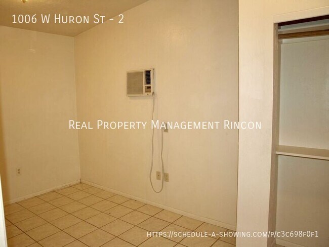 Building Photo - 1006 W Huron St