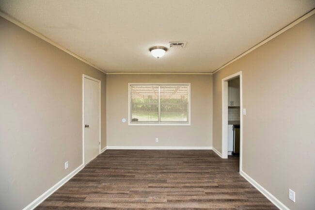 Building Photo - ** 3 bed 2 bath located in Dalraida **Call...