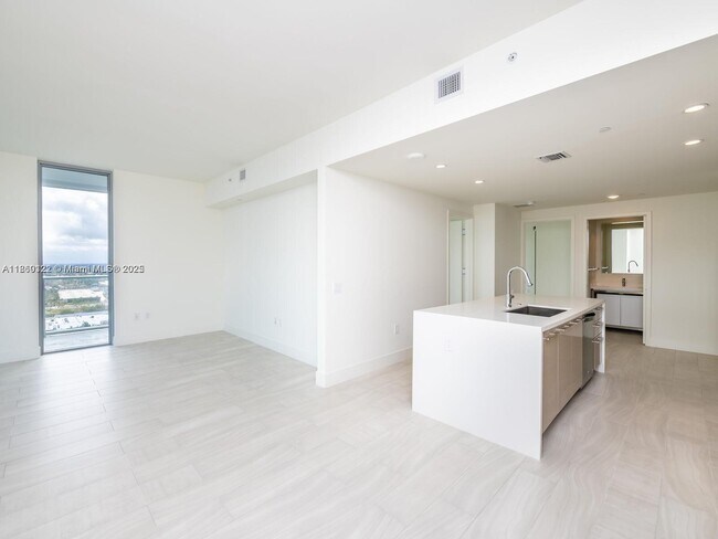 Building Photo - 2000 Metropica Wy