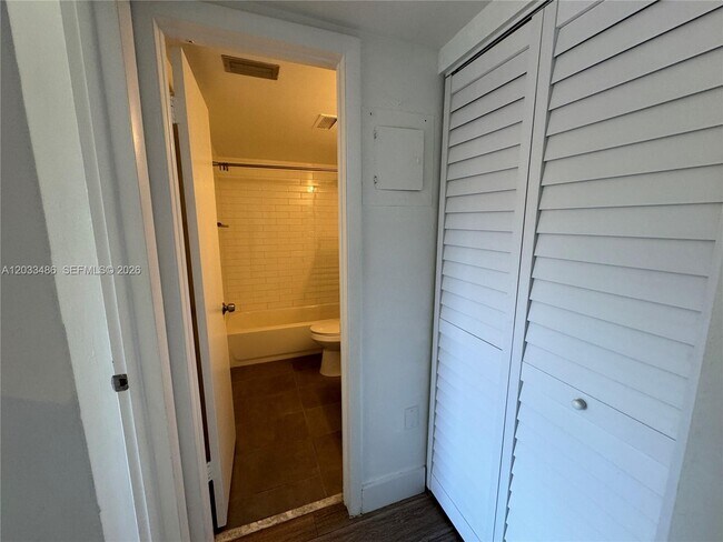 Building Photo - 8335 SW 72nd Ave