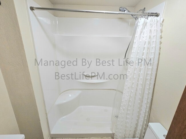 Building Photo - 3040 SE 136th Ave