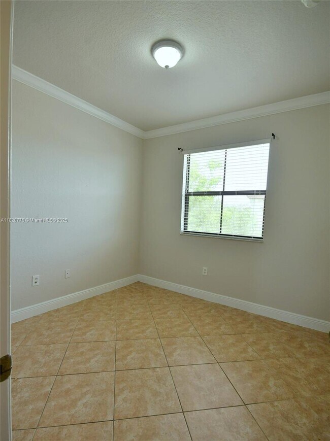 Building Photo - 8940 SW 228th Ln
