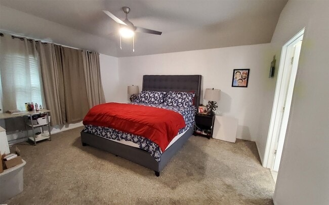 Building Photo - 22607 Castello Lakes Dr
