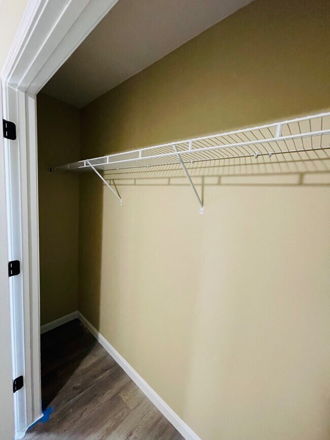 Building Photo - 106 Diane Ct