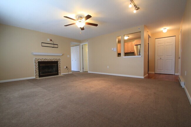 Building Photo - 82 Longview St