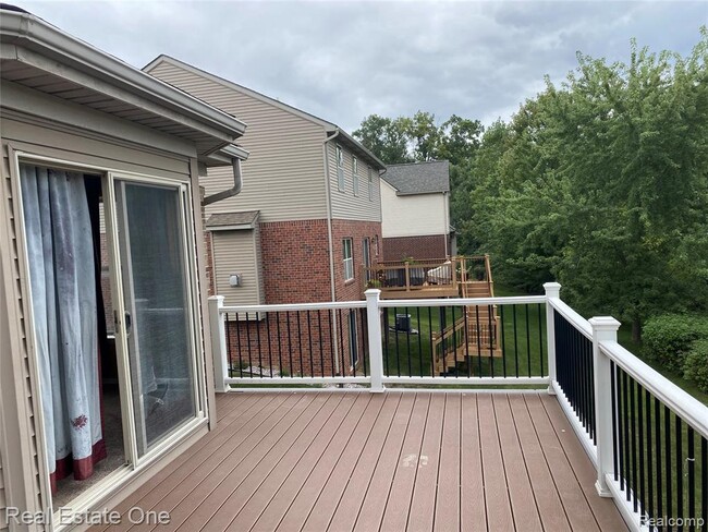 Building Photo - 39206 Silverthorne Bend