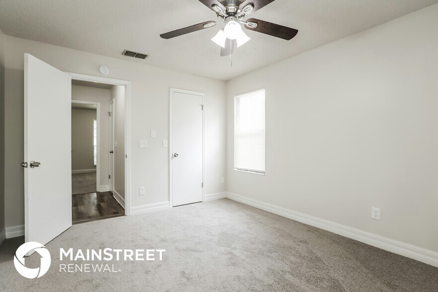 Building Photo - 3854 English Colony Dr S