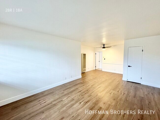 Building Photo - 1411 S Van Ness Ave