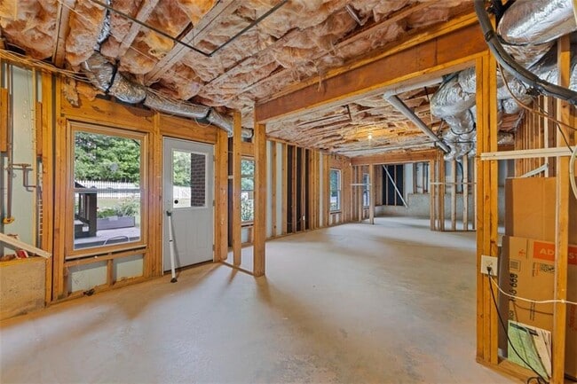Building Photo - 940 Southfield Ln