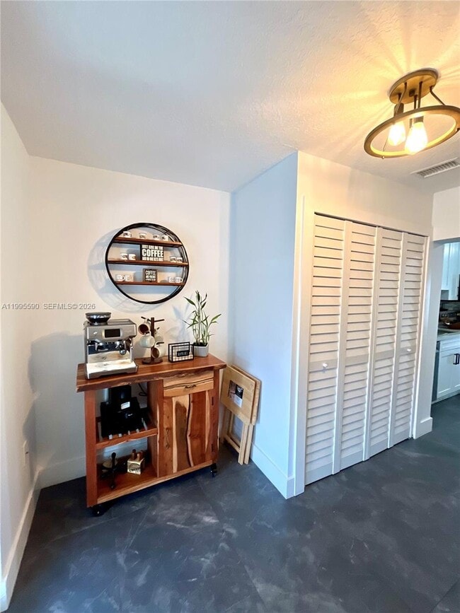 Building Photo - 511 SW 115th Ave