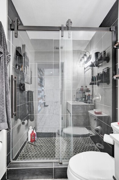 Building Photo - 8467 Dynasty Dr