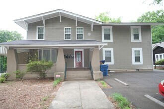 Building Photo - 901 Sedgefield St