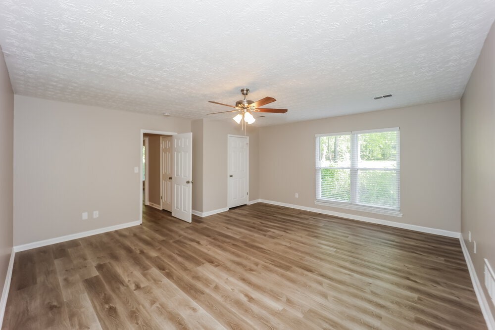 Building Photo - 6270 Beethoven Cir