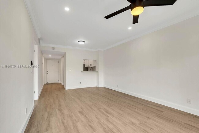 Building Photo - 8000 SW 81st Dr