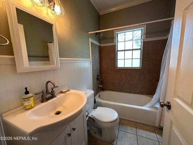 Building Photo - 3867 Herschel St