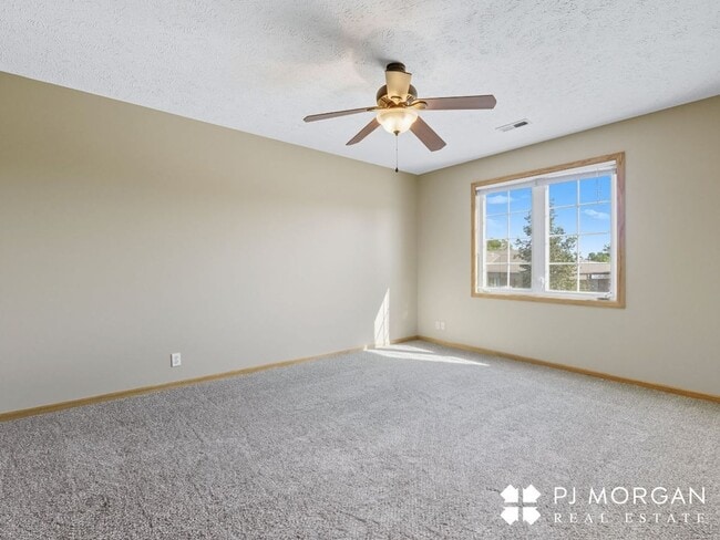 Building Photo - 3 Bedroom, 3 Bathroom - Available Immediately