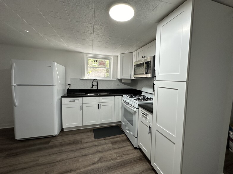 Building Photo - 4904 N Austin Ave