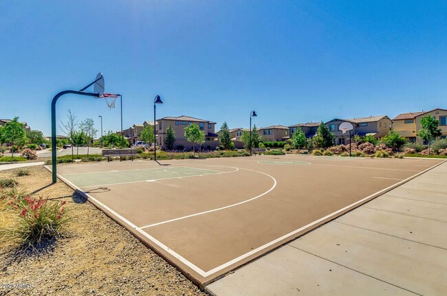 Building Photo - Beautiful 4 Bedroom Single Level Home Loca...