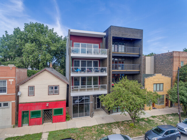 Building Photo - 2740 W Chicago Ave