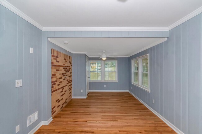 Building Photo - 2019 Knight Ct SE