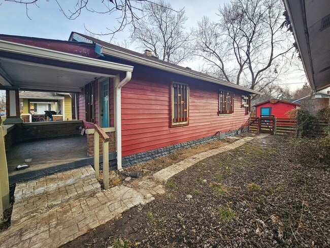 Building Photo - 2523 E 18th St