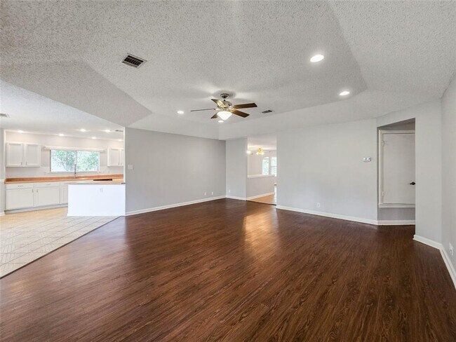 Building Photo - 1318 Chalk Ln