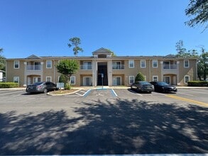 Building Photo - Nature's Hideaway 3BR Condo Available for Now!