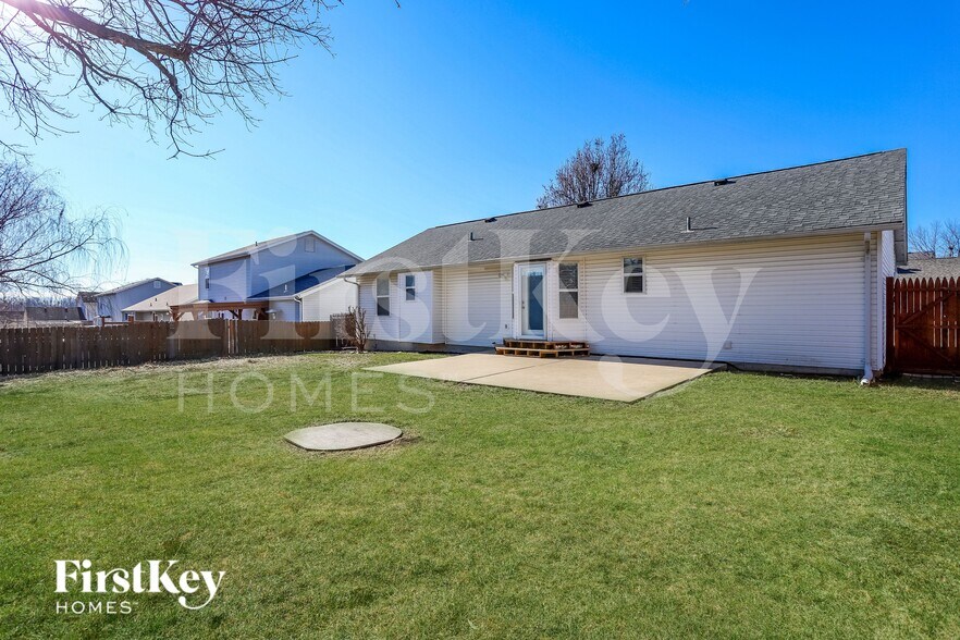 Building Photo - 70 Fawn Oaks Dr