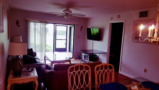 Building Photo - 5150 Willow Links