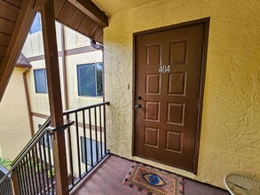 Building Photo - 7821 Maplewood Dr
