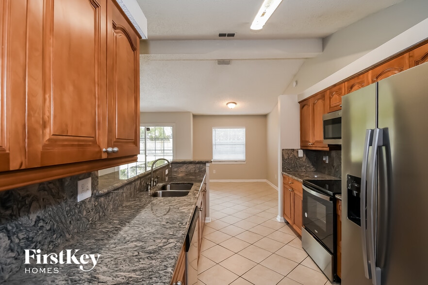 Building Photo - 2985 Chase Ridge Dr