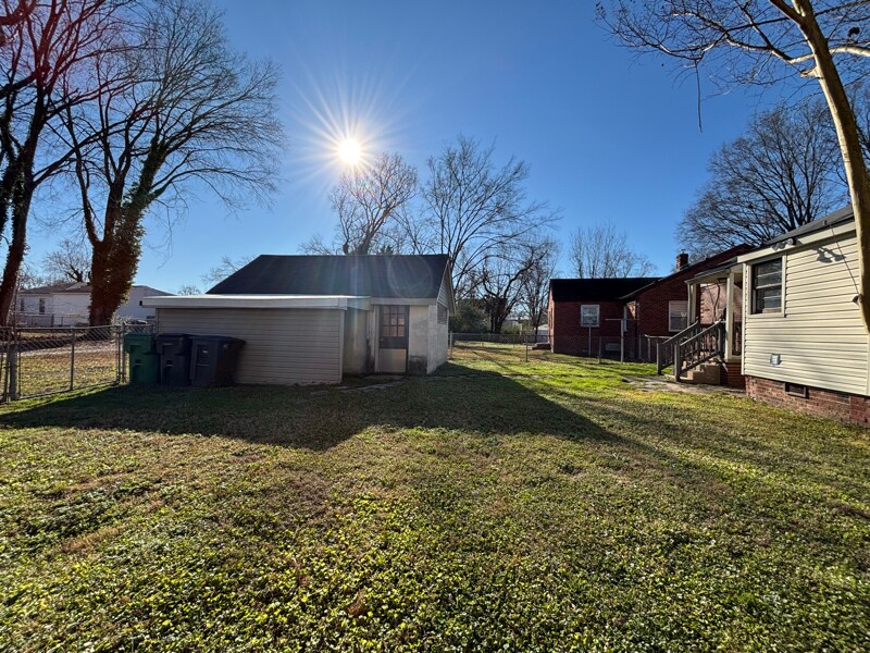 Building Photo - 321 Jefferson Ave