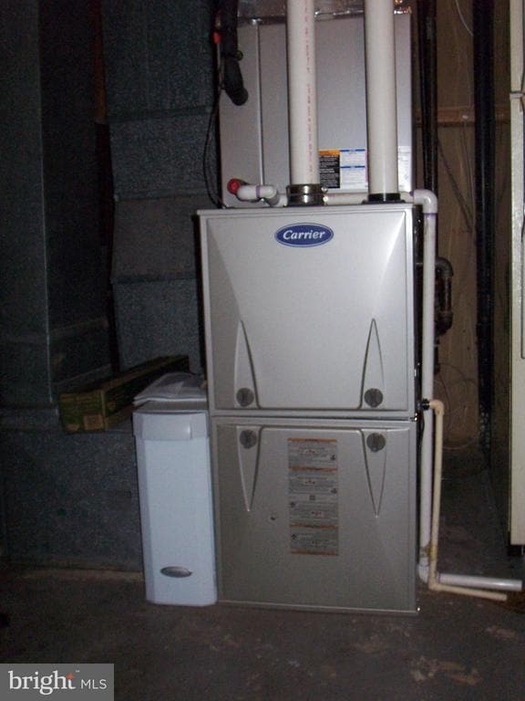 Building Photo - 8502 Lakinhurst Ln