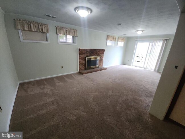 Building Photo - 2820 Vixen Ln