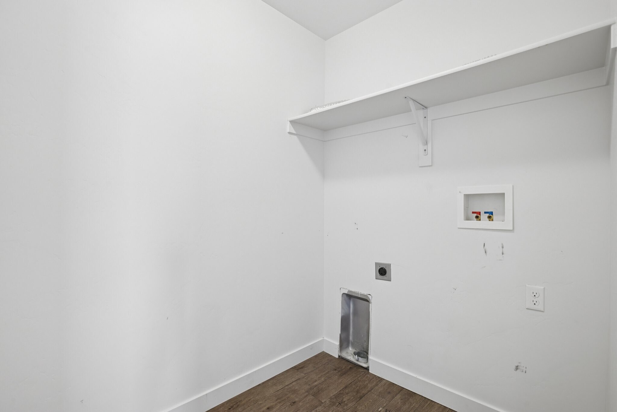 upstairs laundry room - 3013 South Red Pine Drive