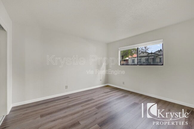 Building Photo - 125 W F St