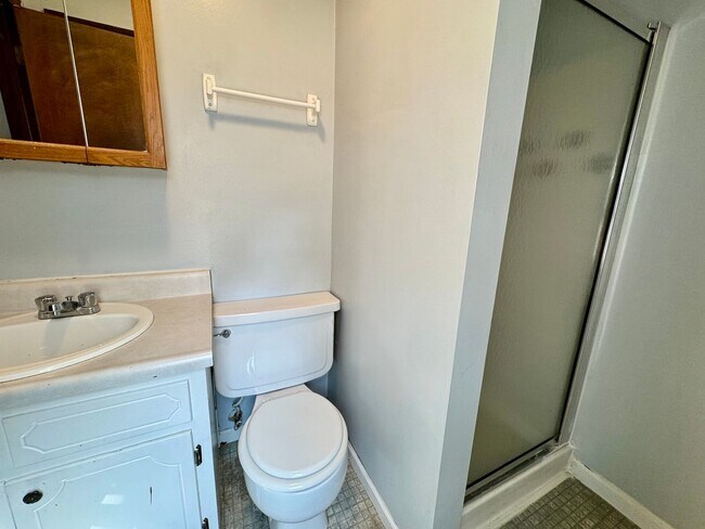 Building Photo - 203 Larkin Ave