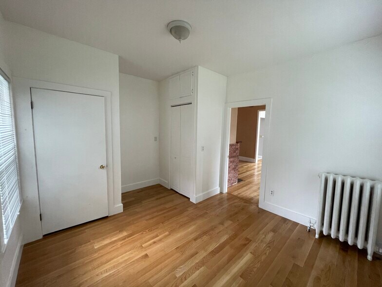 Building Photo - 12 Ledyard St
