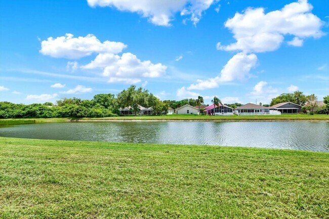 Building Photo - 2630 Edgewater Falls Dr
